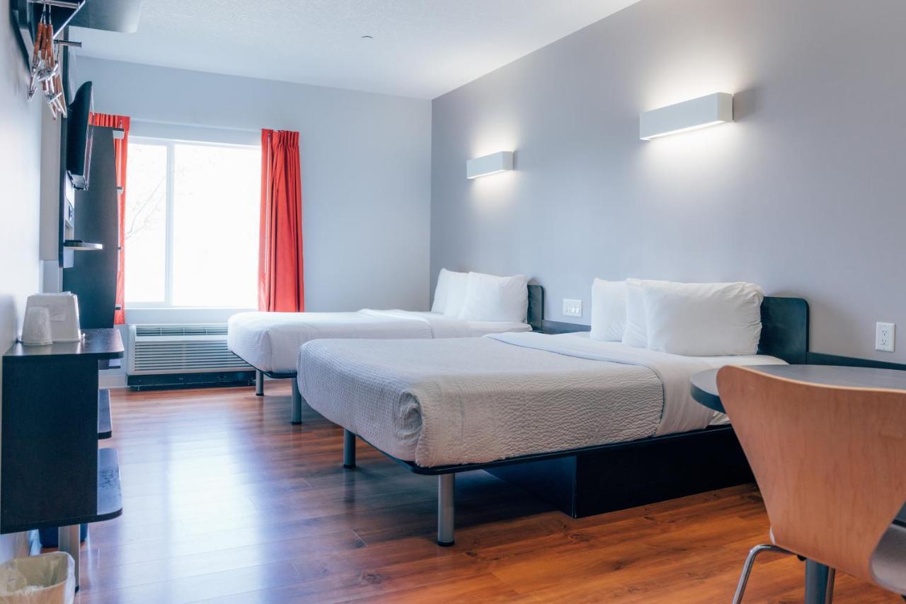 Motel 6 Airdrie Buitenkant foto