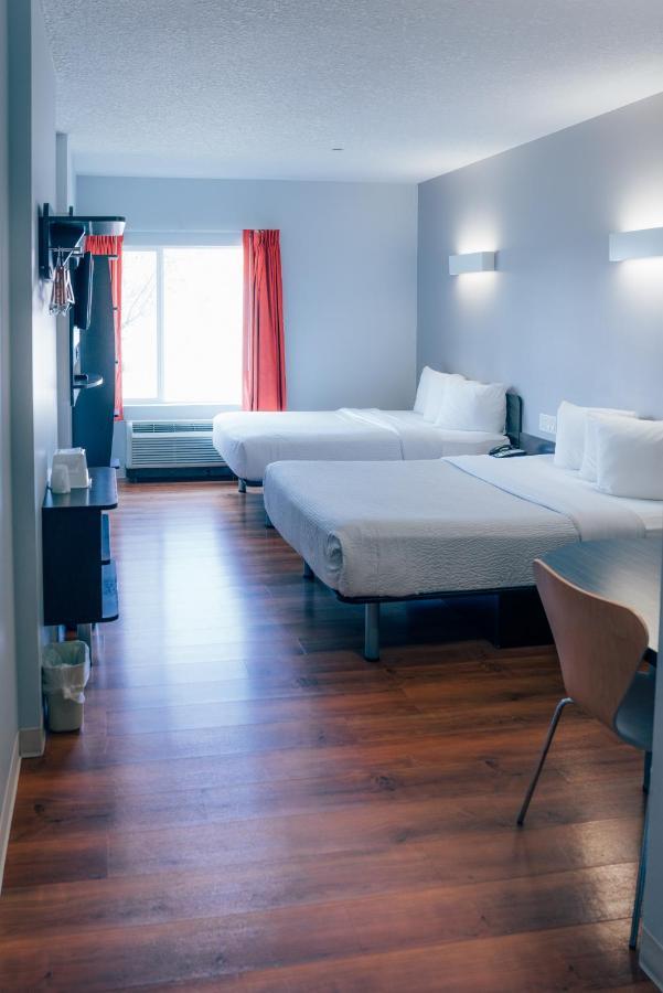 Motel 6 Airdrie Buitenkant foto