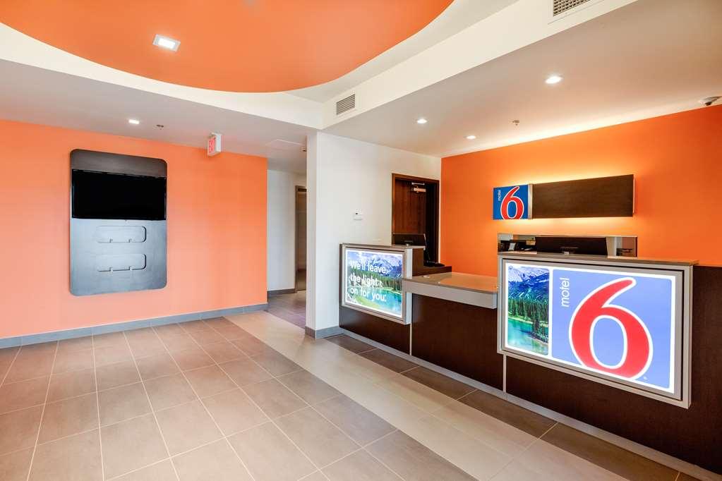 Motel 6 Airdrie Interieur foto