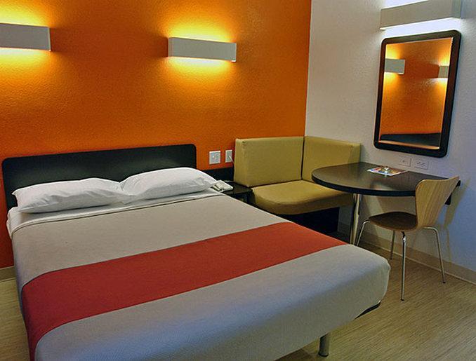 Motel 6 Airdrie Buitenkant foto