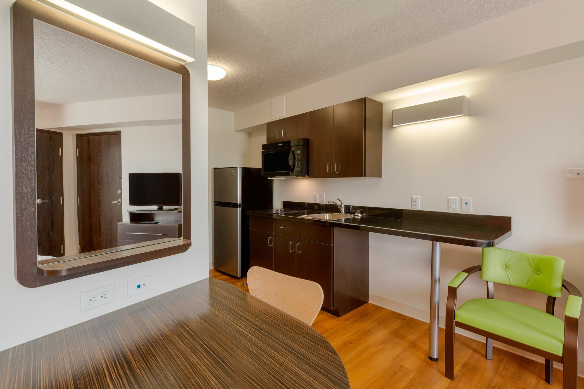 Motel 6 Airdrie Buitenkant foto